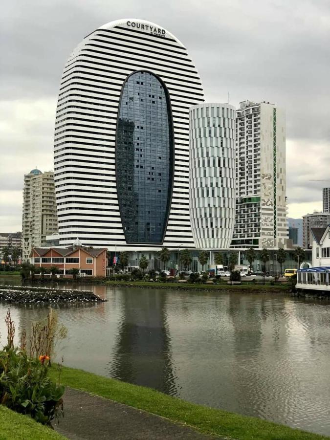 Sea Breeze In Batumi Apartman Kültér fotó