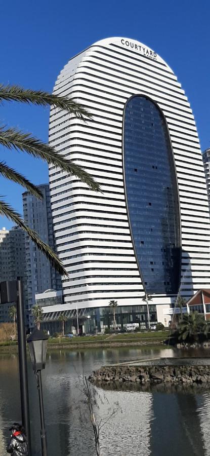 Sea Breeze In Batumi Apartman Kültér fotó