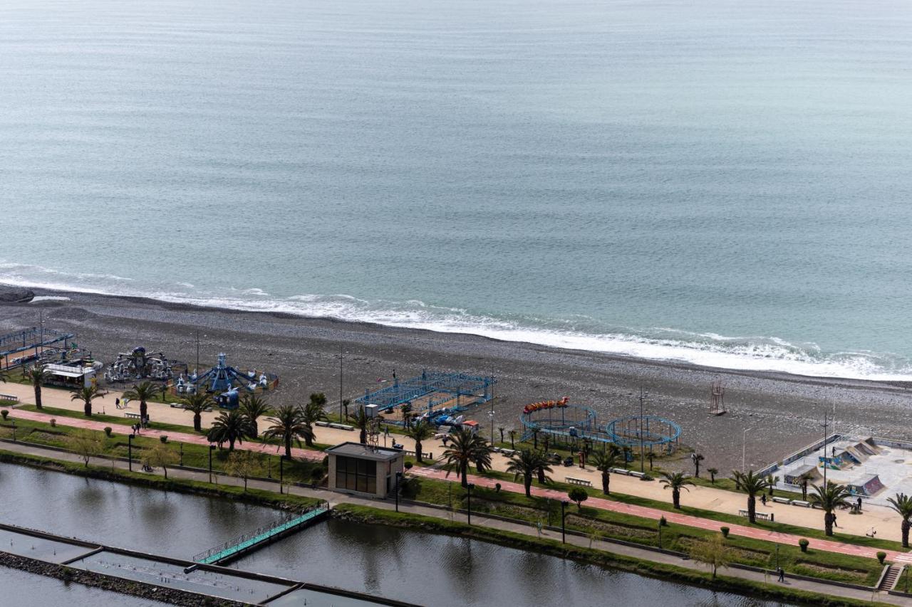 Sea Breeze In Batumi Apartman Kültér fotó