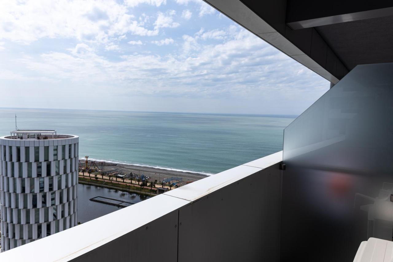 Sea Breeze In Batumi Apartman Kültér fotó