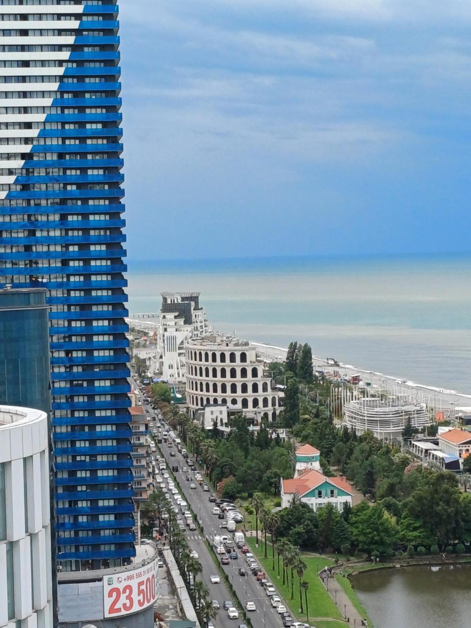 Sea Breeze In Batumi Apartman Kültér fotó